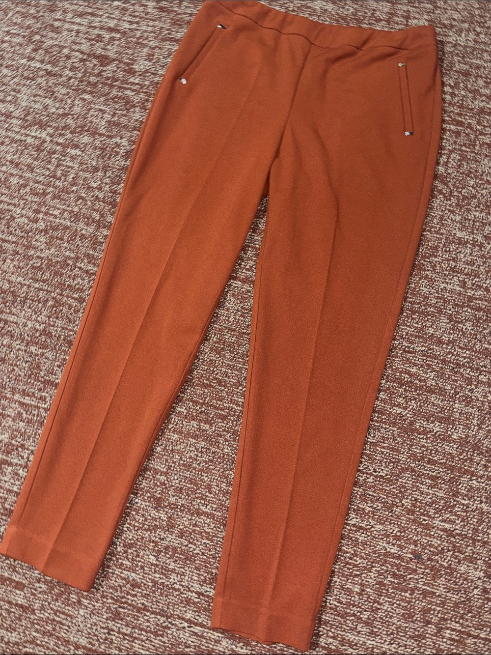 Rust trousers tapered leg front pleat mid rise pull on pant business casual med